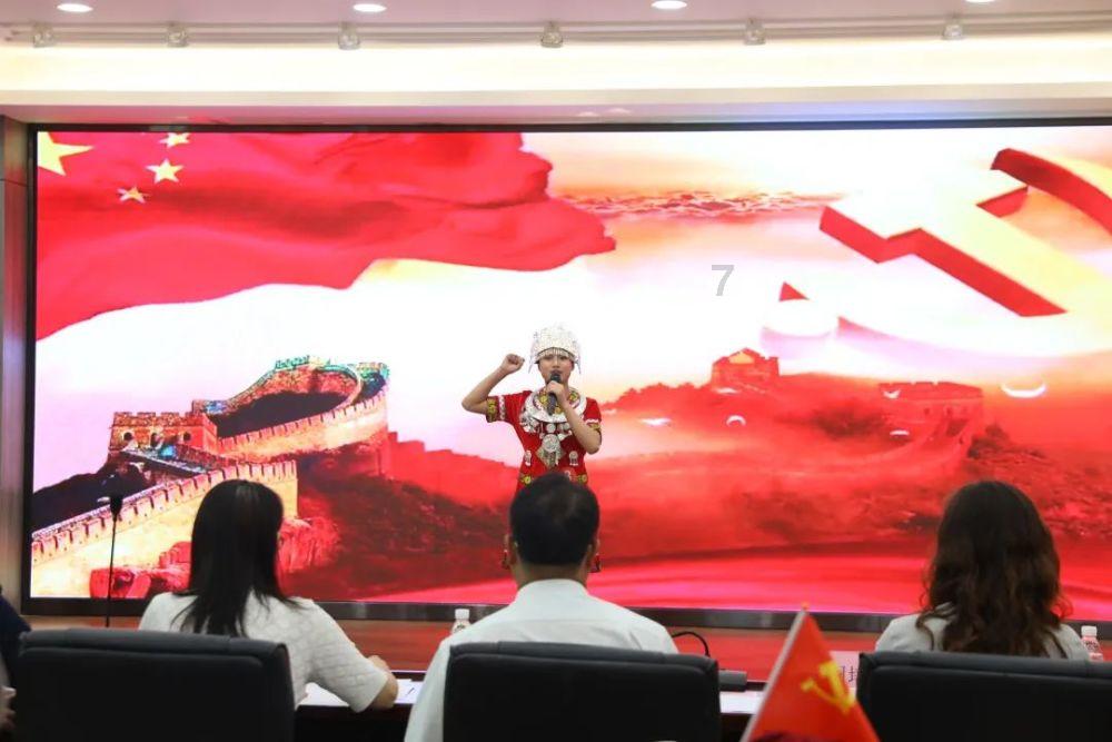 衣服纯色好还是旧色好？游戏画面